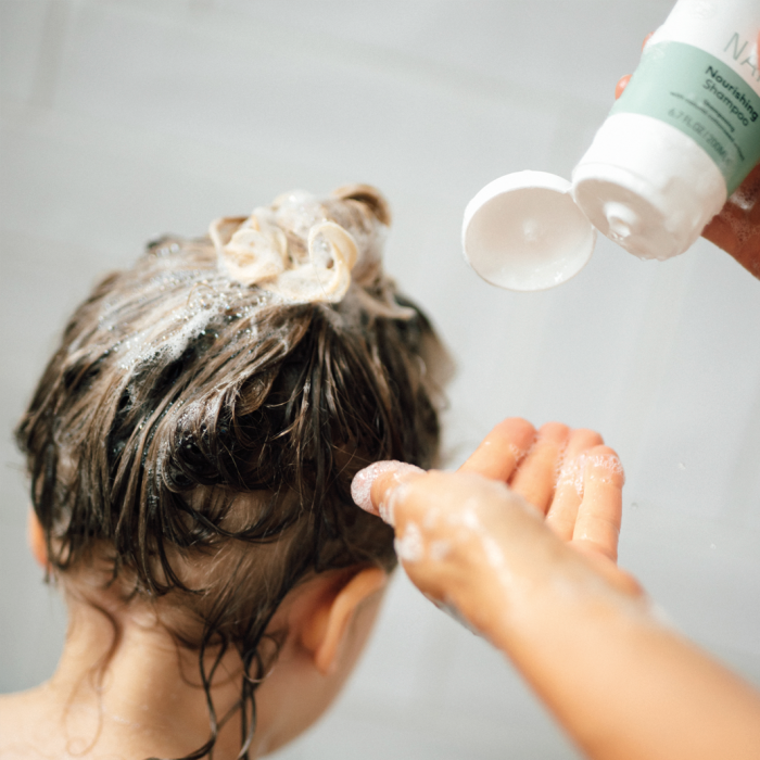 Naïf Pflegendes Shampoo für Baby & Kind
